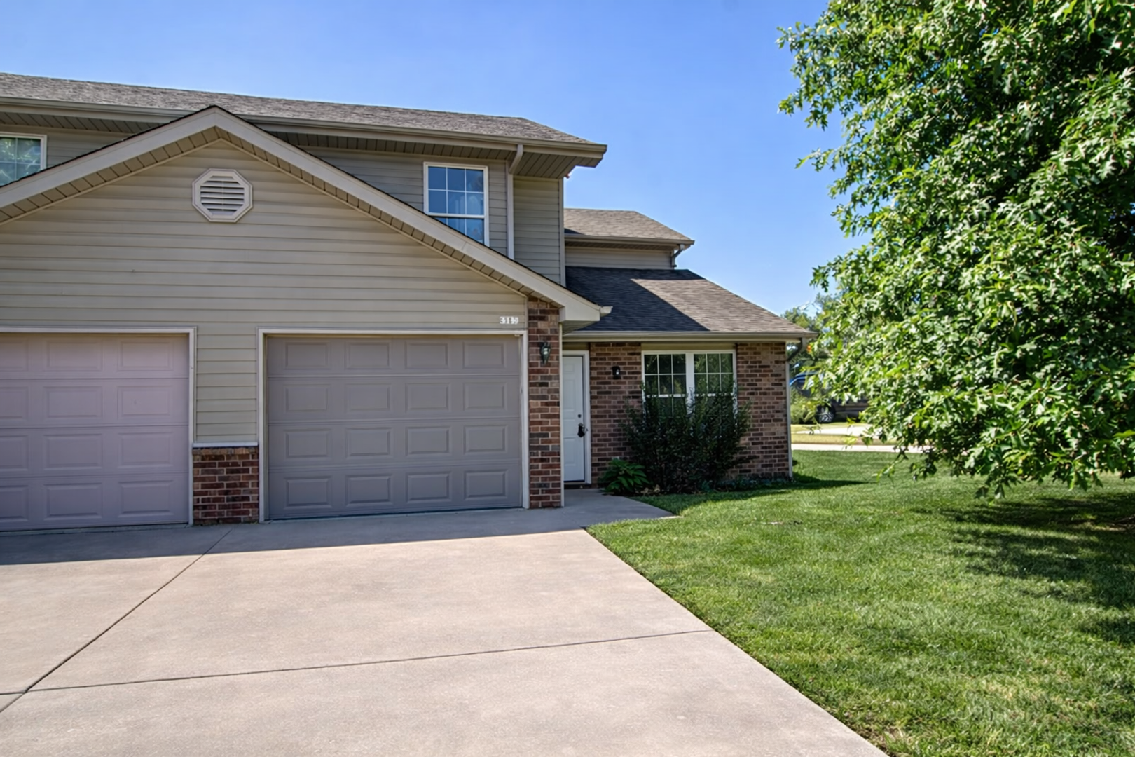 Columbia Apartment: 5313-5315 Currituck Lane