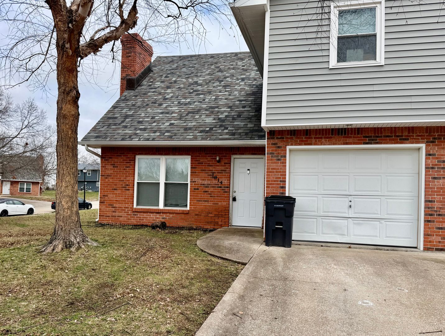 Columbia House: 1914 Mirtle Grove Ct