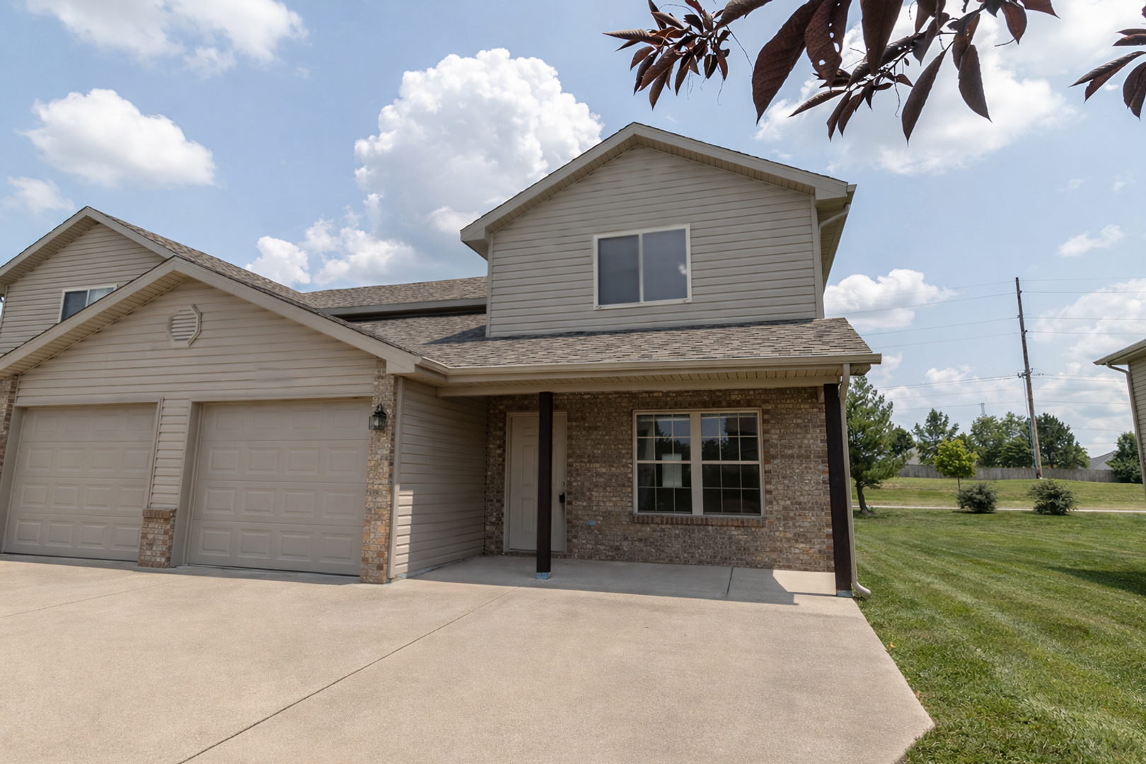 Columbia House: 4016 Snowy Owl Dr