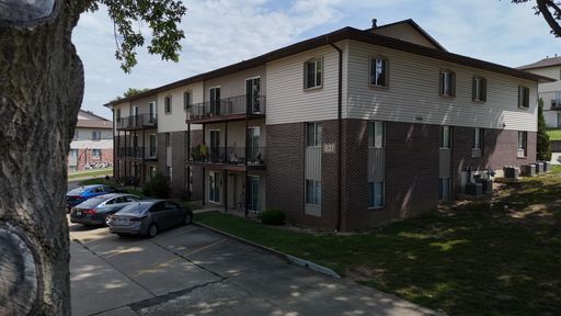 2 Bed, 1 Bath Apartment with Private Pool, Playground & Pavilion – photo 1