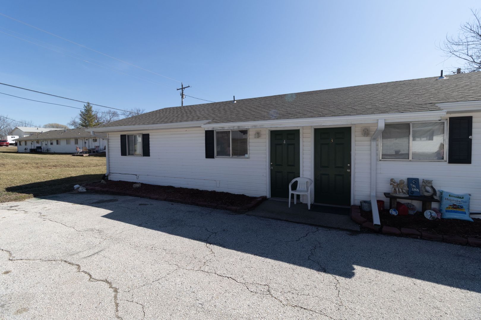 Columbia House: 7312 N Wade School Rd - 2