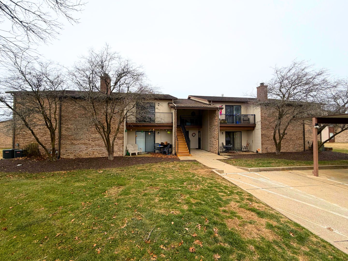 Columbia House: 1887 E Waterfront Dr N