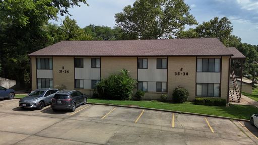 2 bedroom and 2 Bath – photo 1