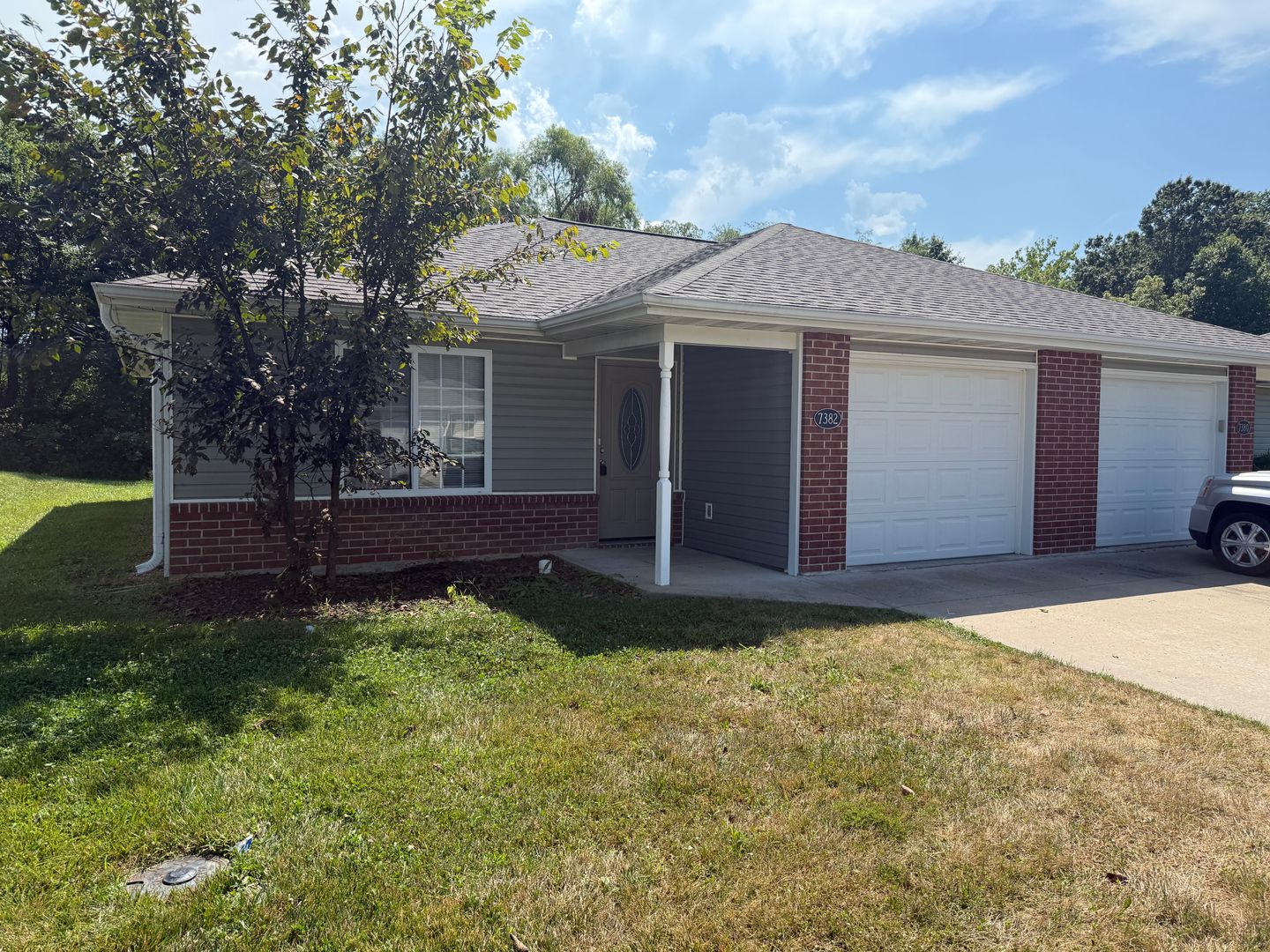 Columbia House: 7382 E Noah Ct