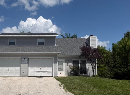 Three bedrooms and 2.5 baths – photo 1