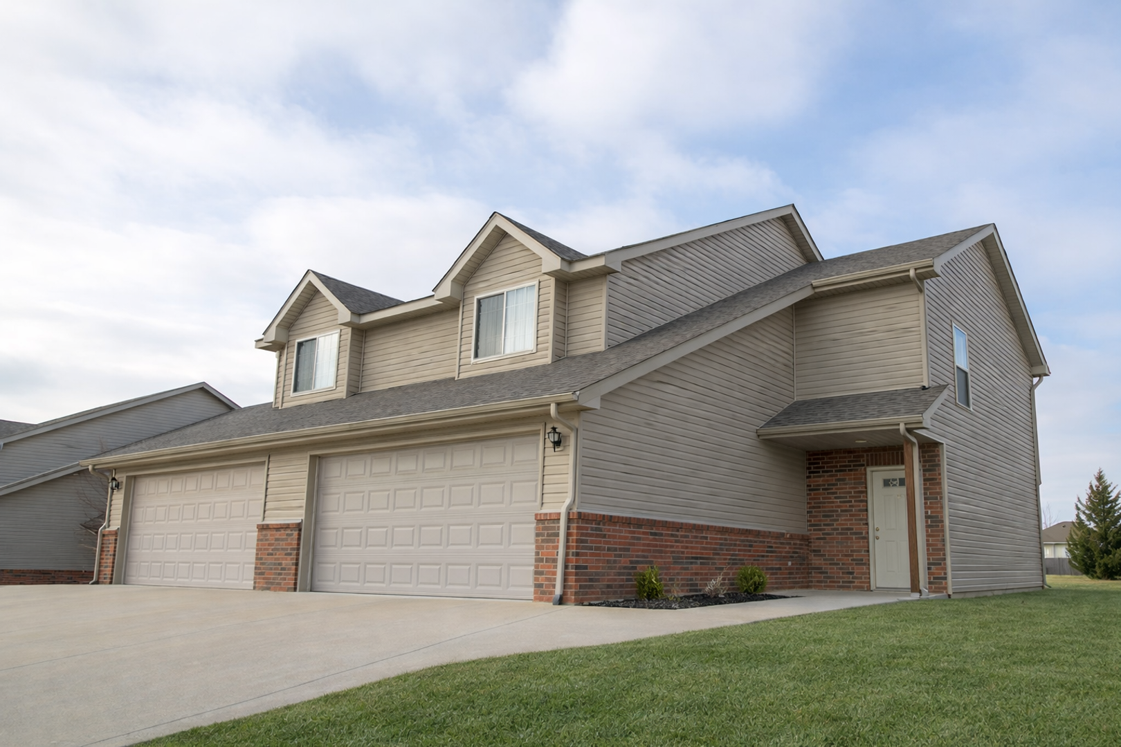 Columbia House: 5303 Silver Mill Dr.