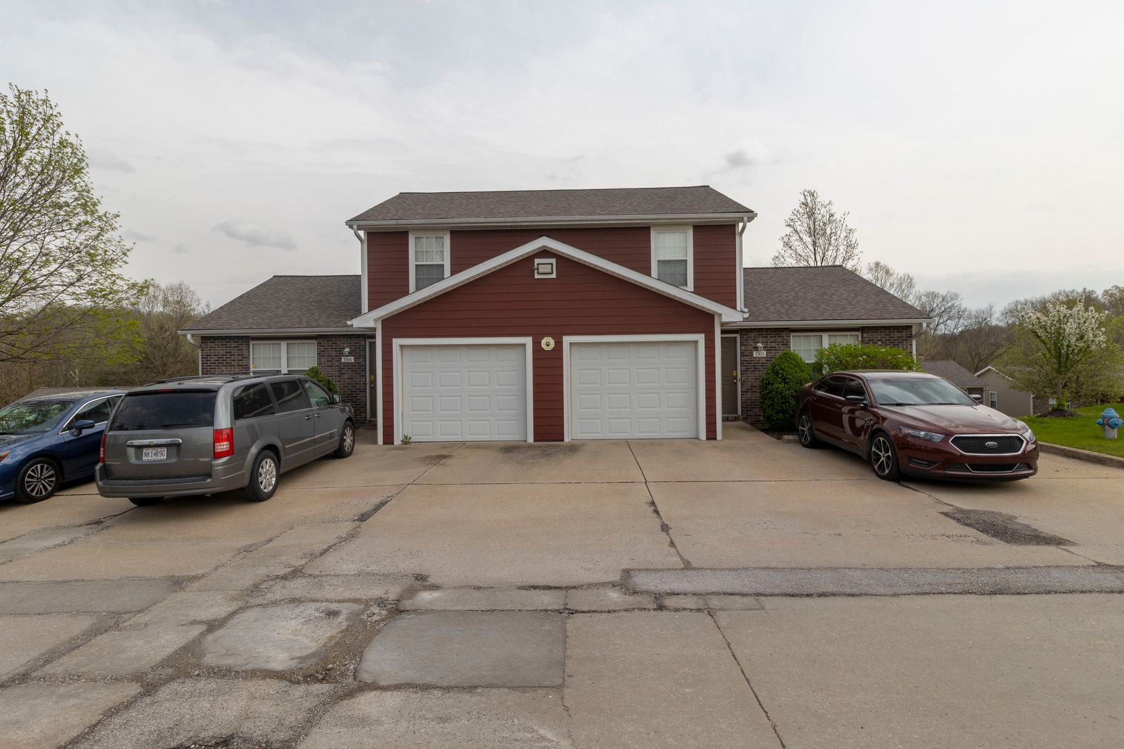 Columbia House: 3300 St. Charles Rd