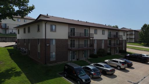 2 Bed, 1 Bath Apartment with Private Pool, Playground & Pavilion – photo 1