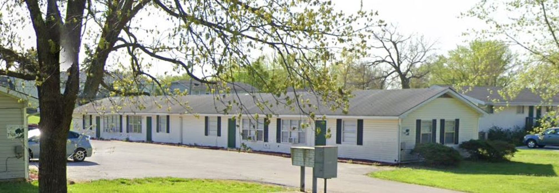 Columbia House: 7300 N Wade School Rd - 4