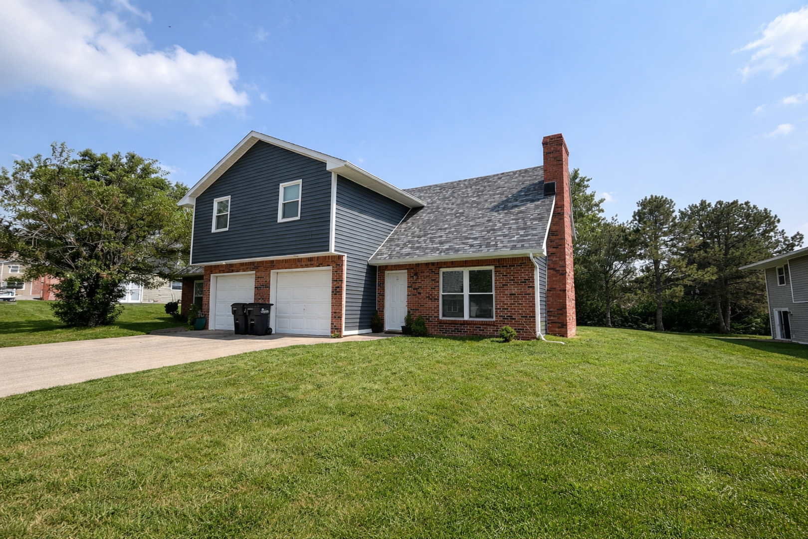 Columbia House: 1916 Mirtle Grove Ct