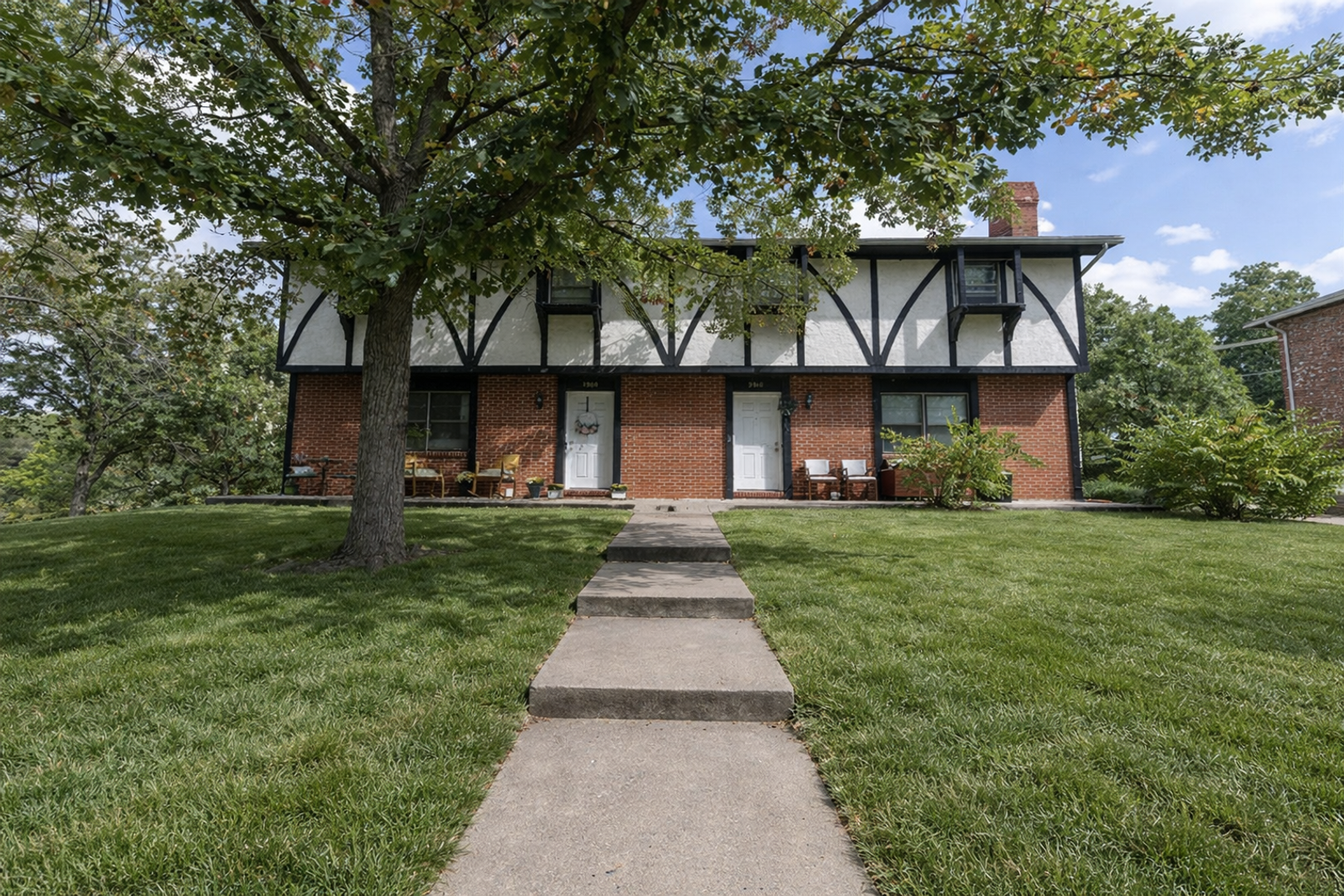 Columbia House: 3310 Belle Meade Dr