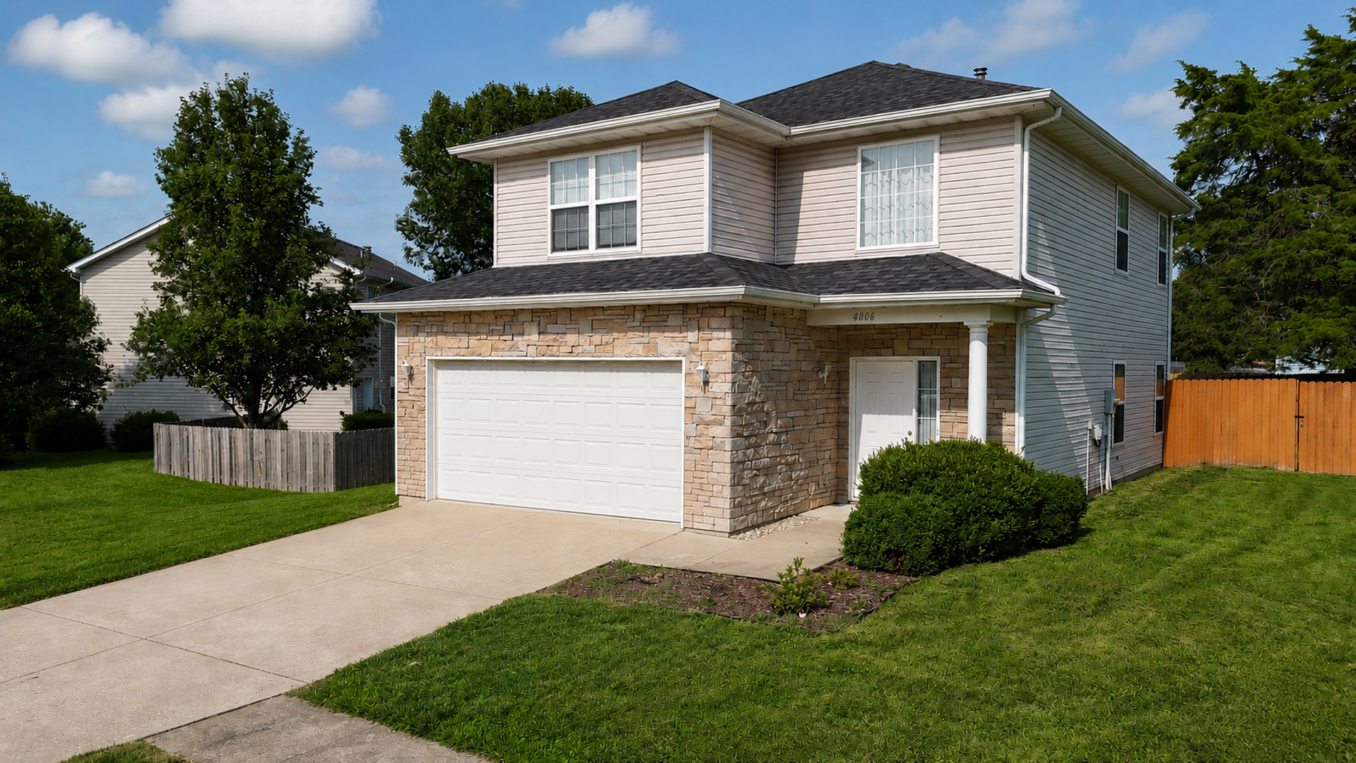 Columbia House: 4006 Meadow View Dr