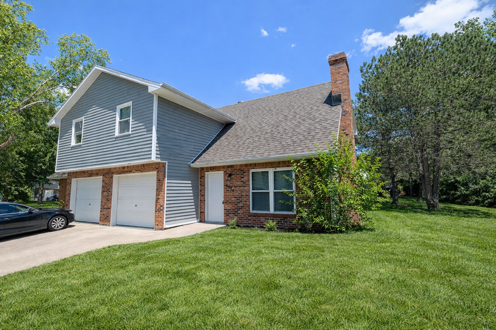 Columbia House: 1912 Mirtle Grove Ct