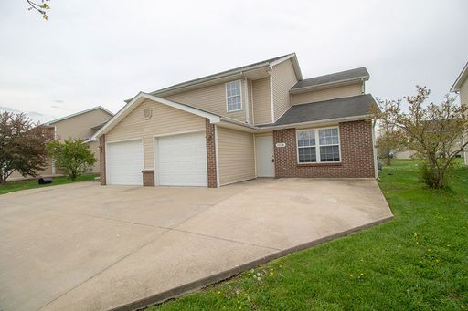 Large 4 Bedroom North Duplex – photo 1