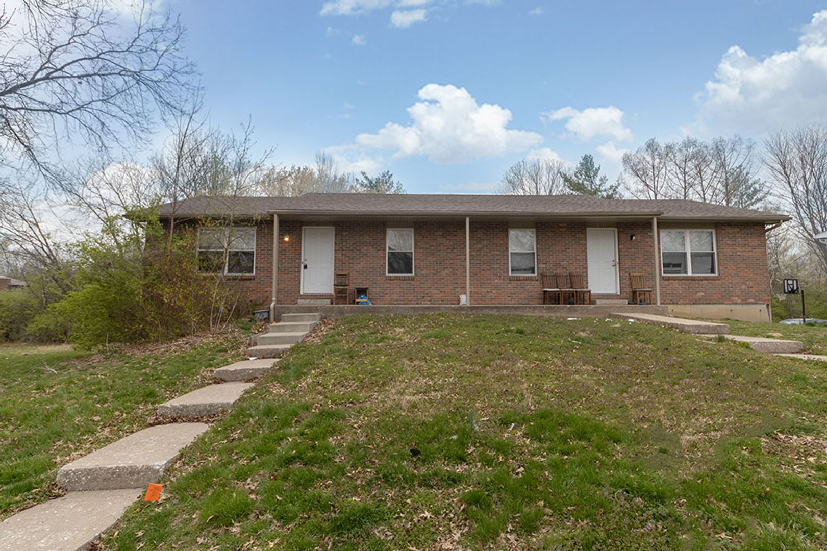 Columbia House: 1321 S. Roseta Ave.