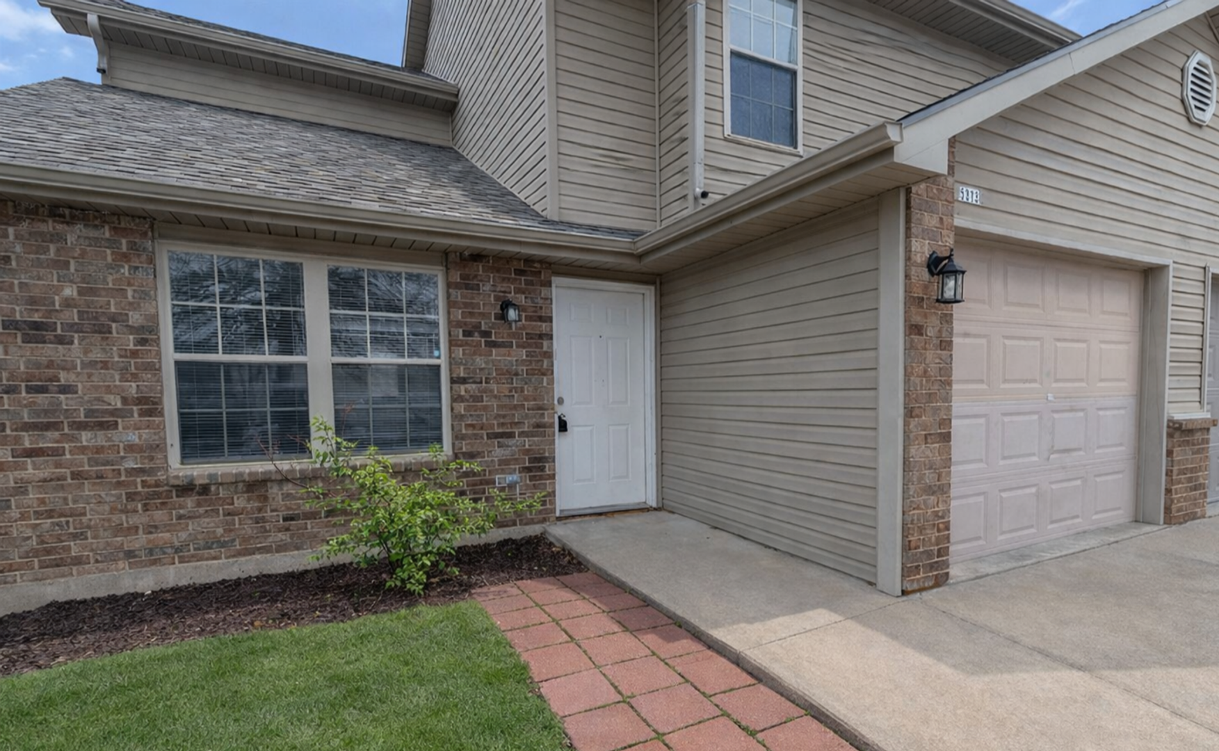 Columbia Apartment: 5313-5315 Currituck Lane