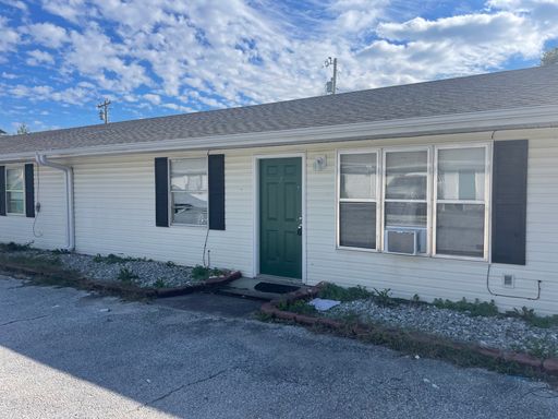 2 Bedrooms and 1 Bath – photo 1
