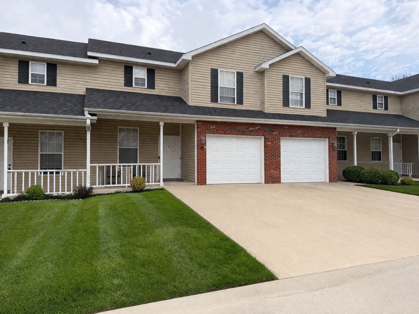 Columbia House: 5000 Derby Ridge Dr - Unit 405