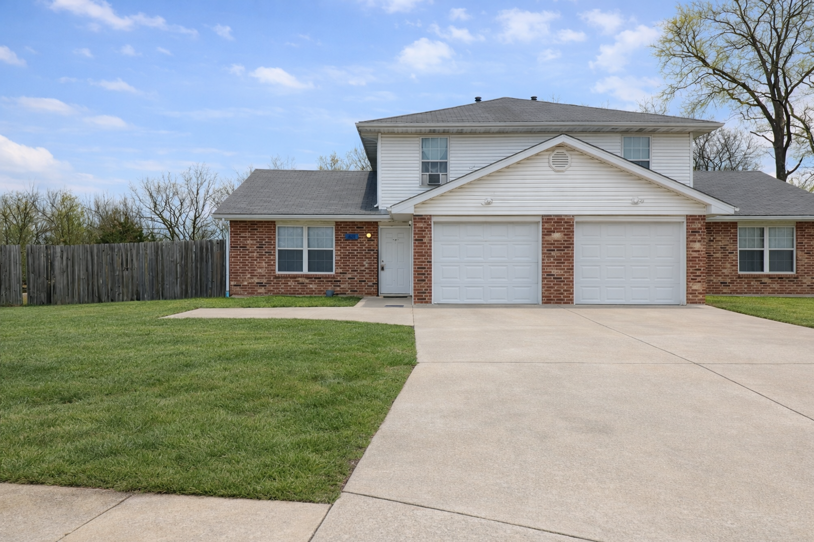 Columbia House: 1605 Bold Ruler Court