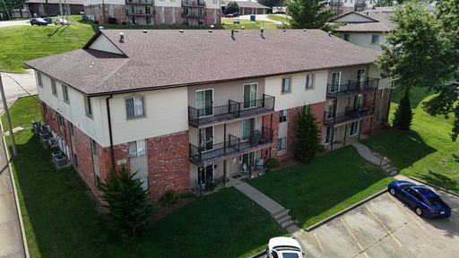2 Bed, 1 Bath Apartment with Private Pool, Playground & Pavilion – photo 1