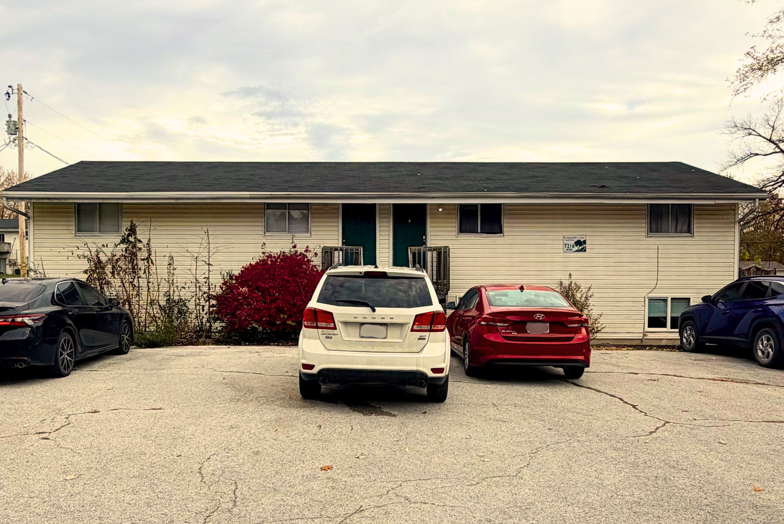 Columbia House: 7216 N Wade School Rd - D