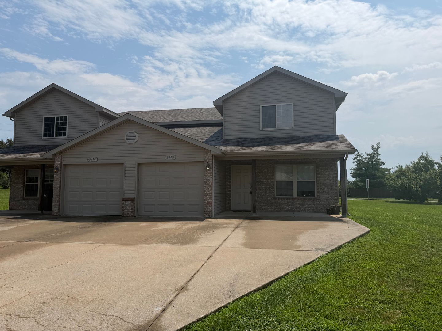 Columbia House: 3912 Snowy Owl Dr