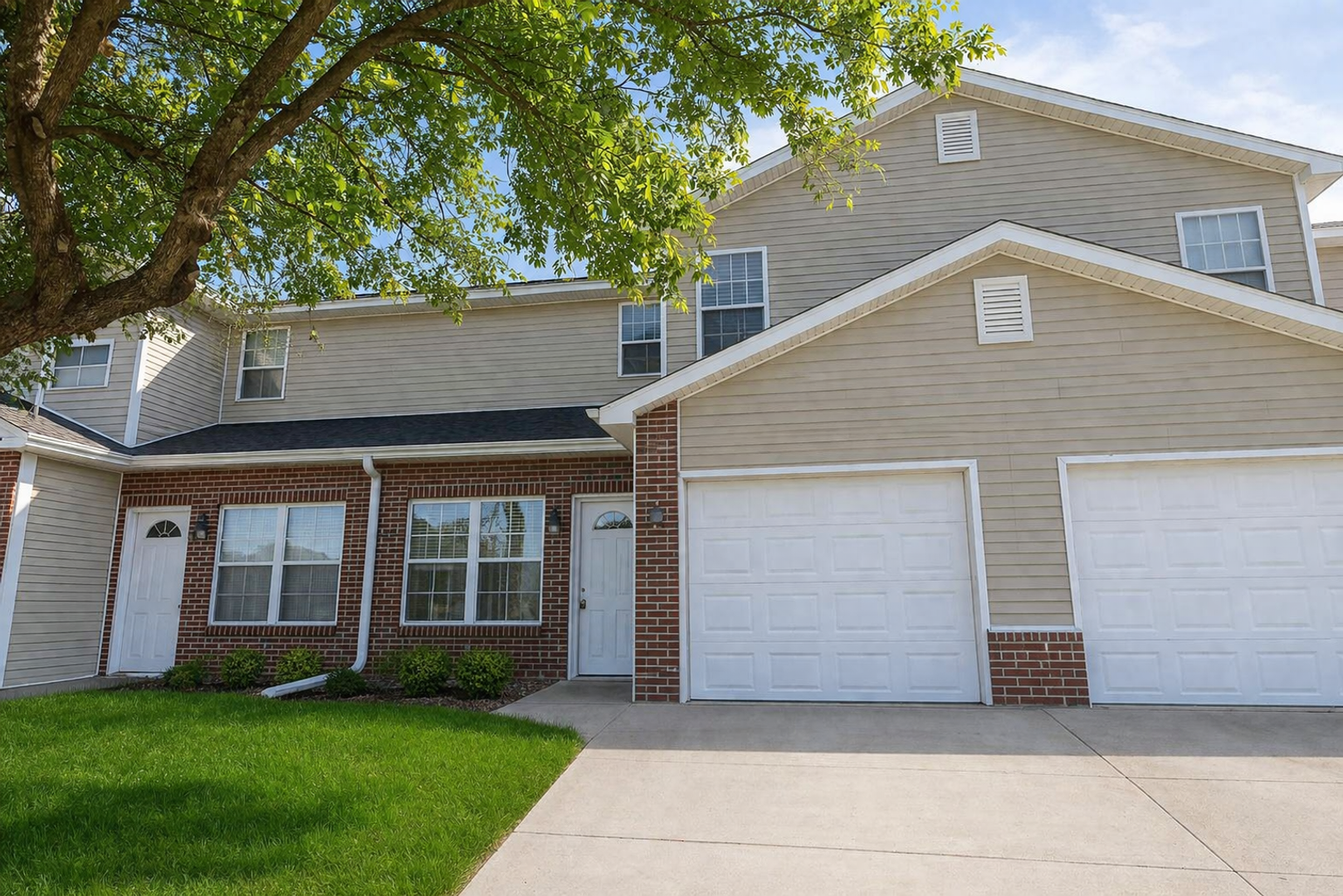 Columbia House: 5000 Derby Ridge Dr - Unit 306