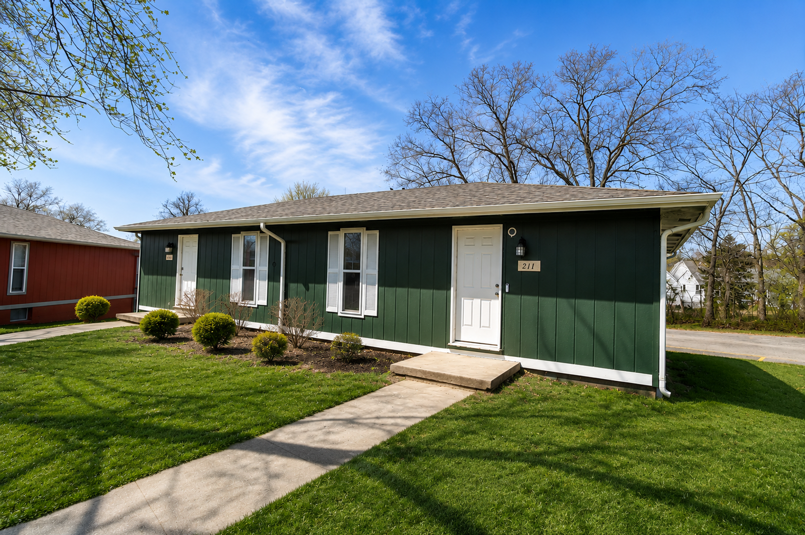 Columbia House: 211 Wheaton Ct