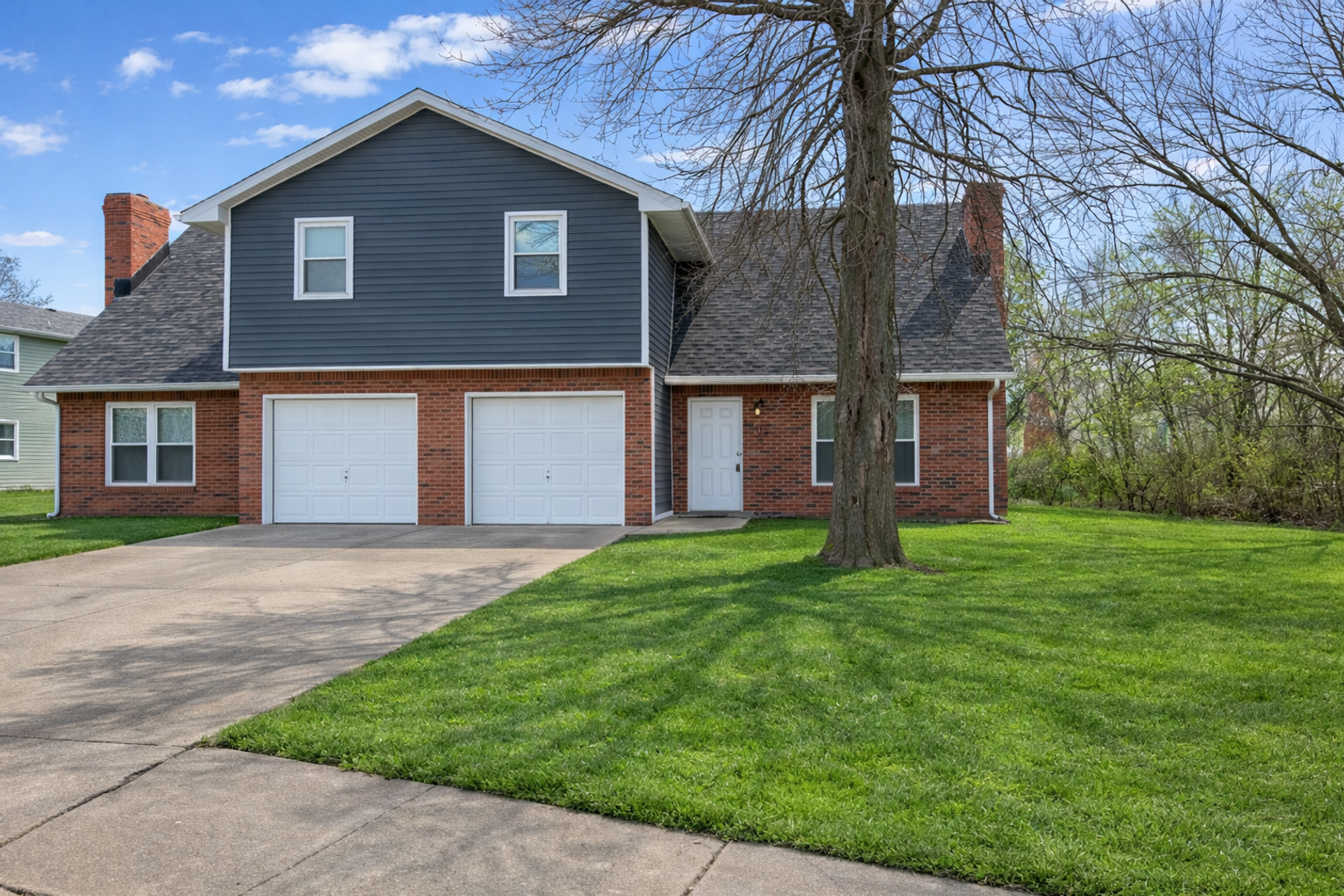 Columbia House: 1904 Mirtle Grove Ct