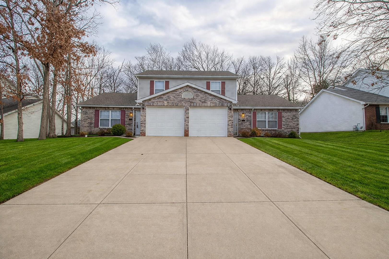 Columbia House: 1318 Valley Creek