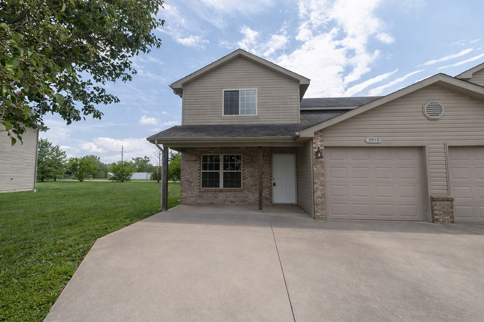 Columbia House: 3910 Snowy Owl Dr