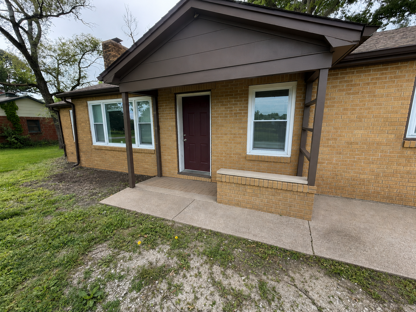 Columbia House: 2800 Mexico Gravel Rd