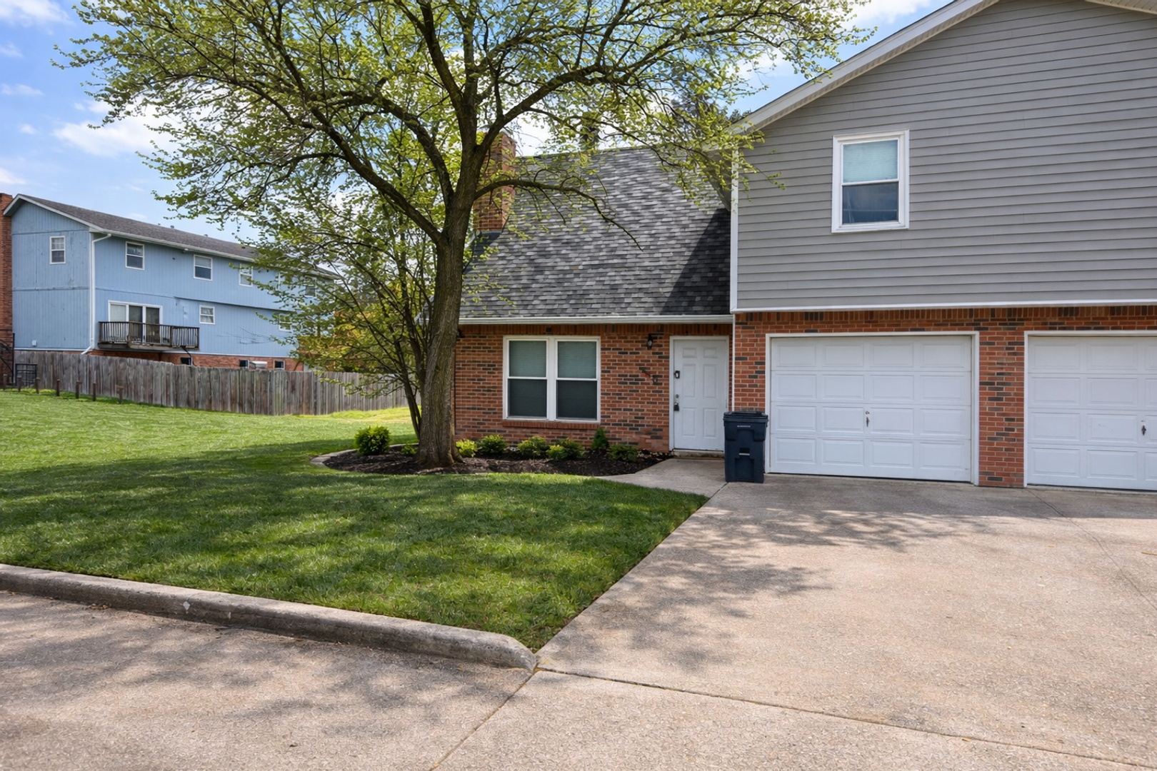 Columbia House: 1910 Mirtle Grove Ct