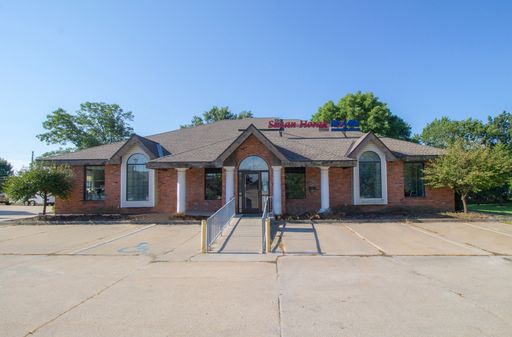 Nice Commercial Office Building – photo 1