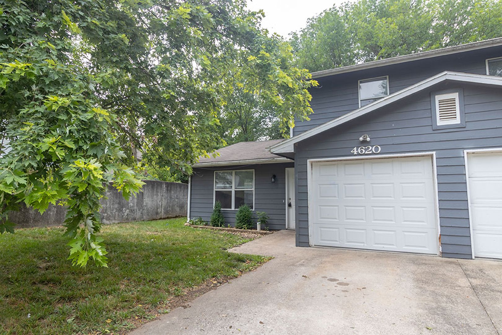 Columbia House: 4620 W Bainbridge Dr