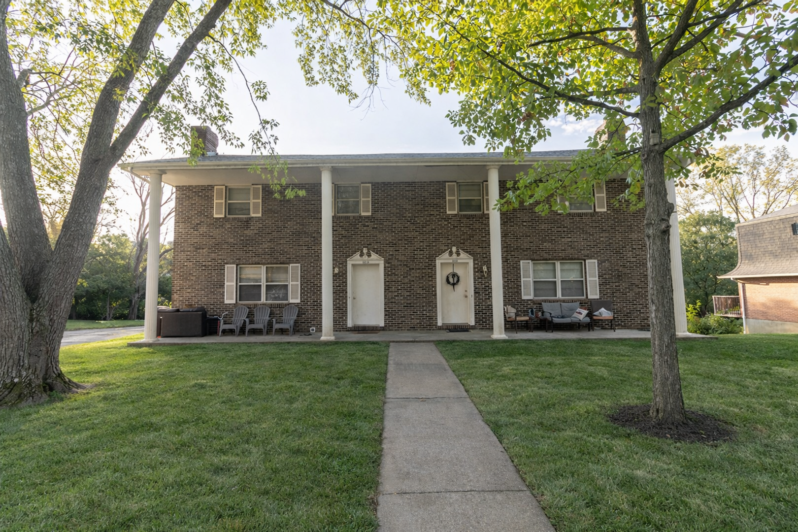 Columbia House: 3313 Belle Meade Dr