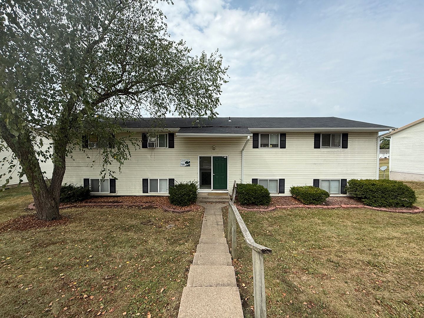 Columbia House: 7301 N Moberly Dr - B