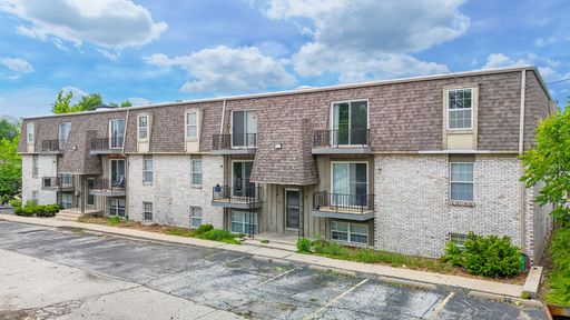 Cute Southside 2BD Apartment - Middle – photo 1