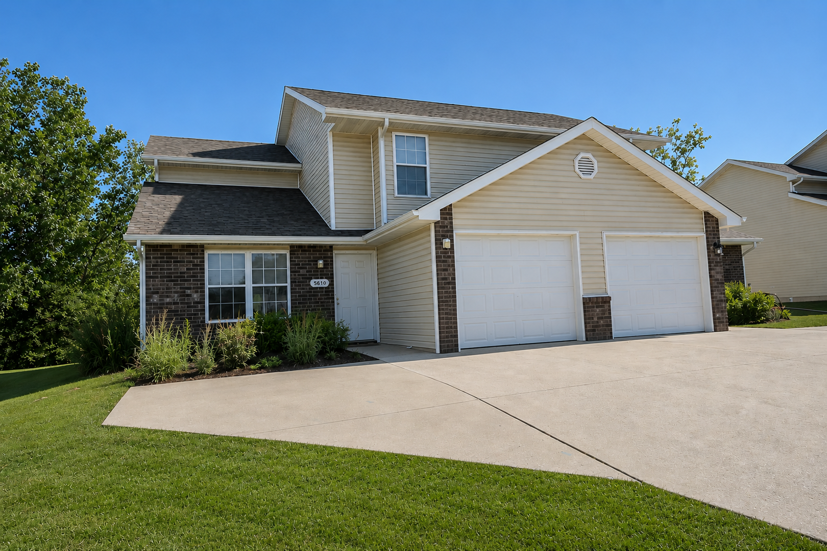 Columbia Apartment: 5808-5810 Canaveral Dr.