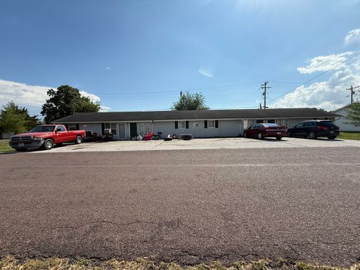 2 bedroom and 1 bath – photo 1