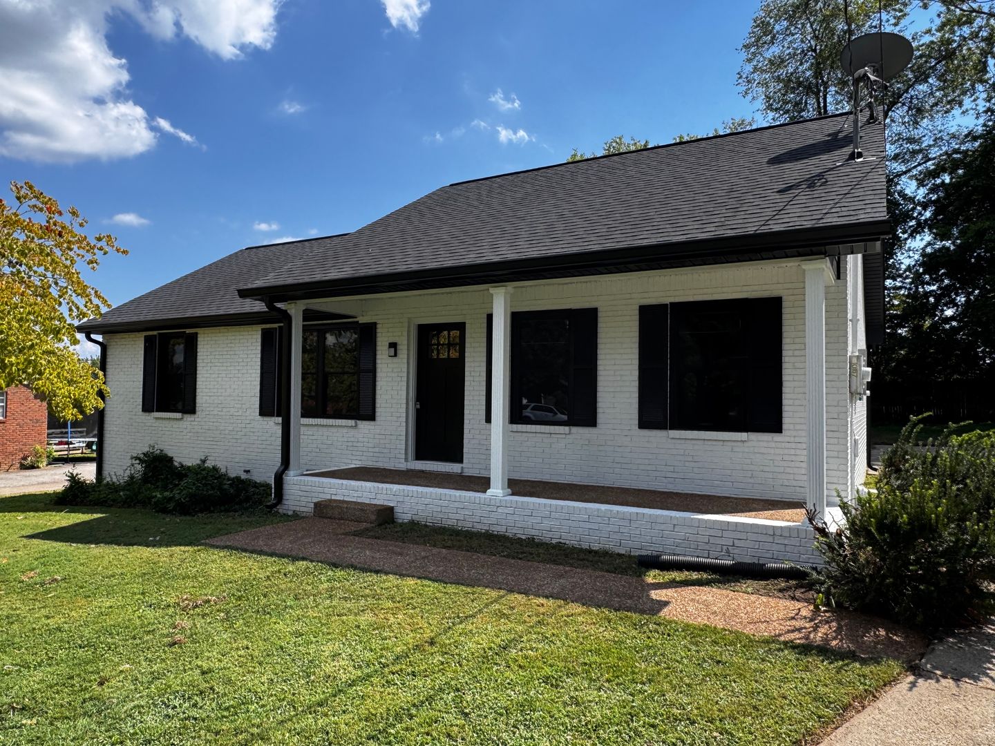 Gallatin House: 925 Laurie Lane