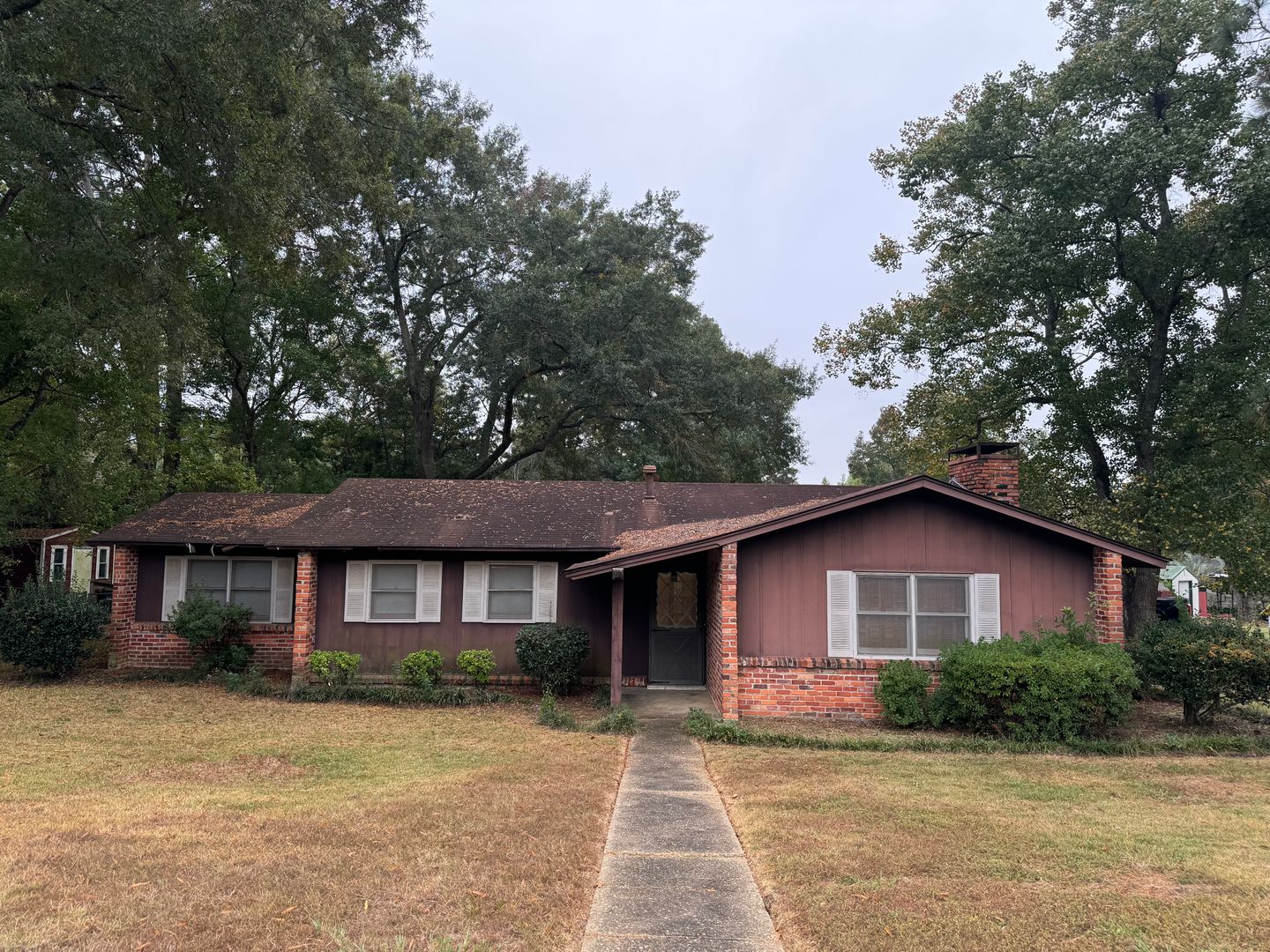 Montgomery House: 702 Sandhurst Drive