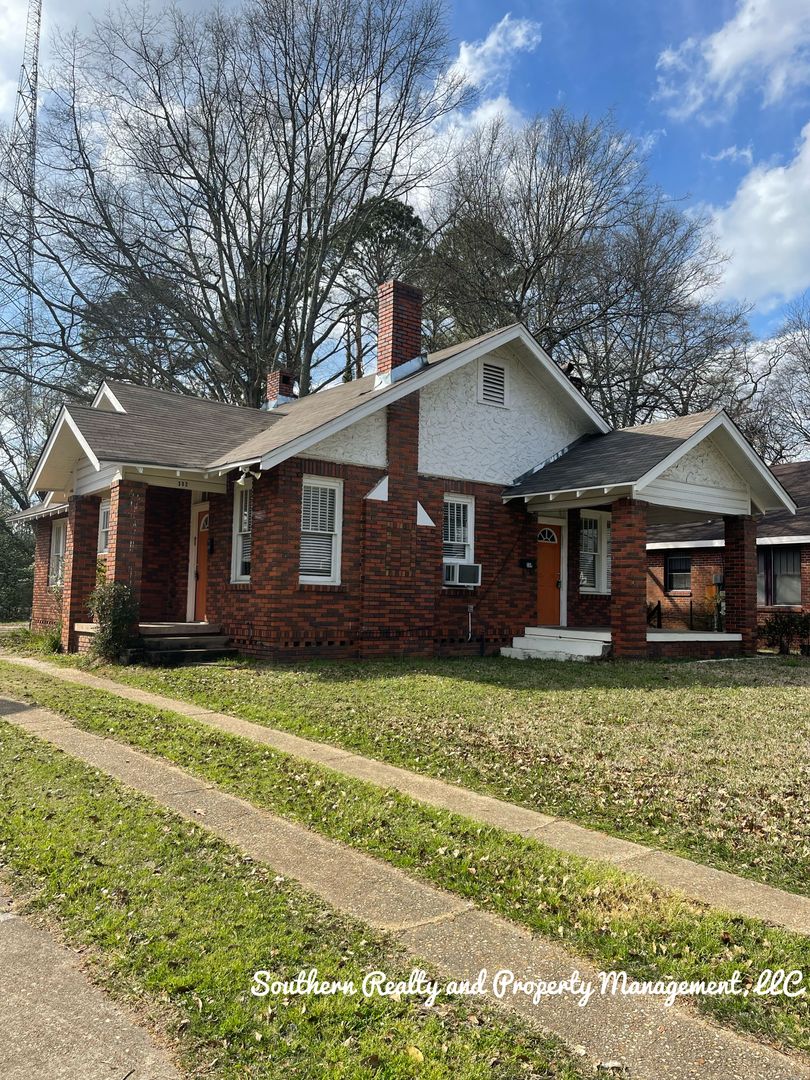 Montgomery Apartment: S. Capitol Parkway
