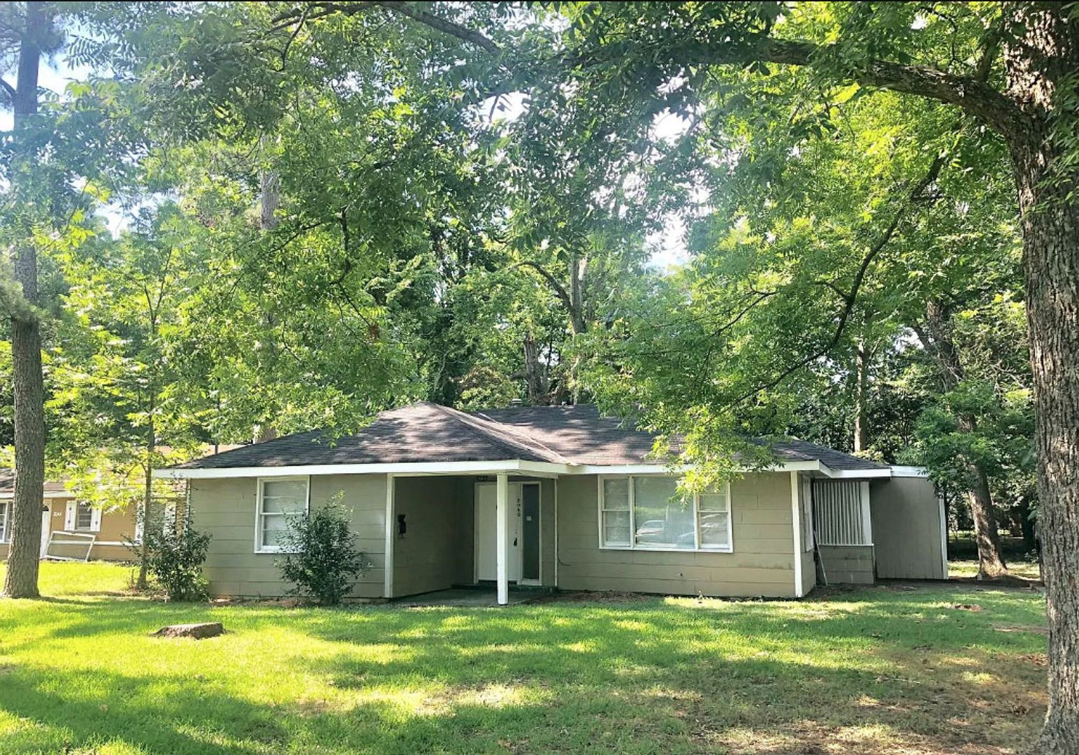 Montgomery House: 2040 Merrily Drive