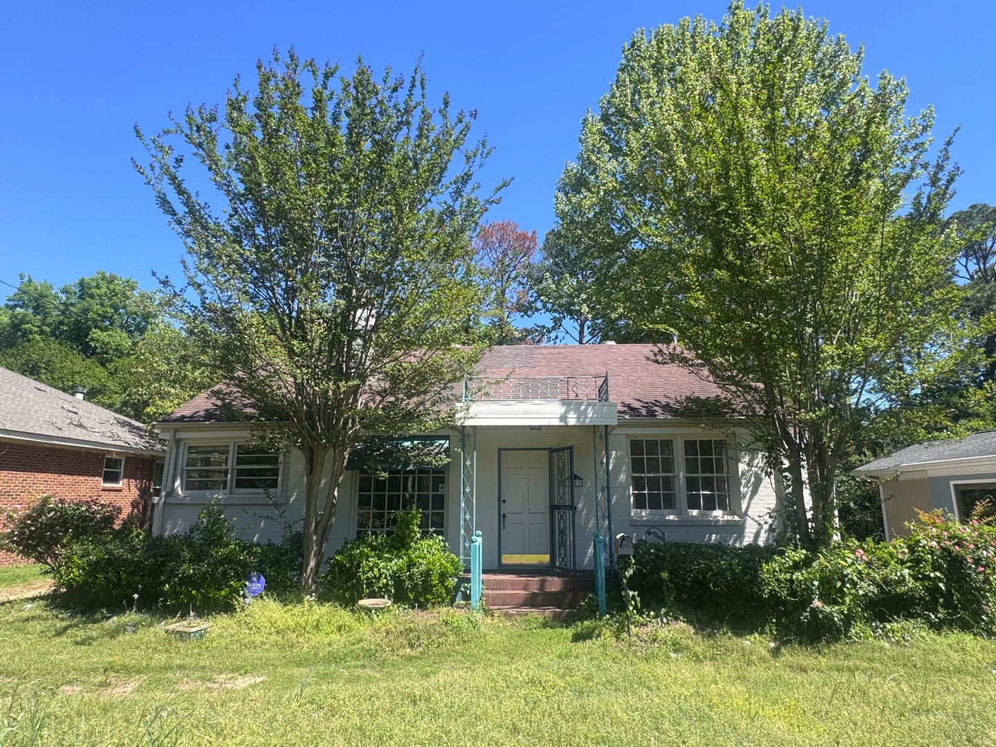 Montgomery House: 2053 Gorgas St