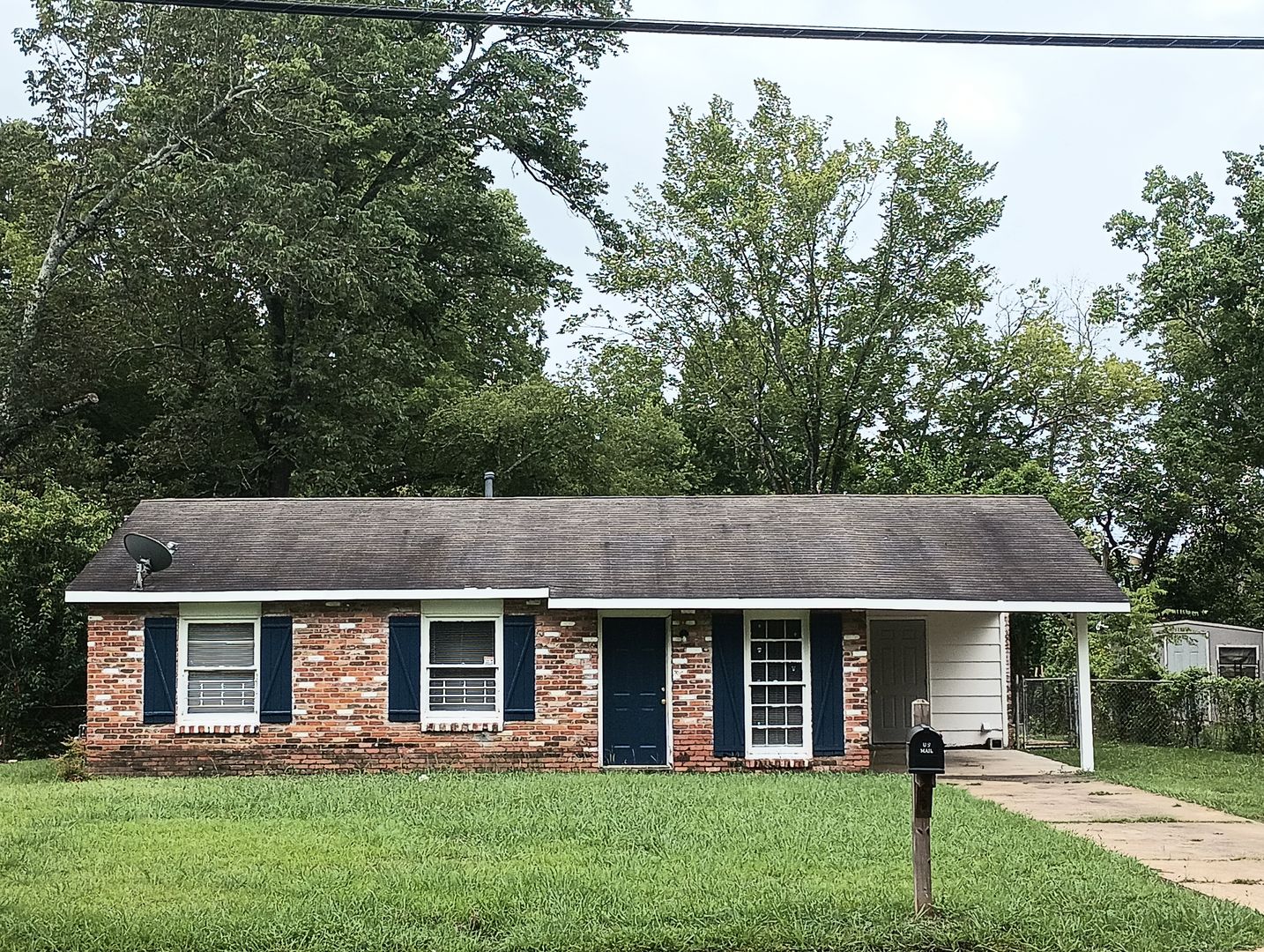 Montgomery House: 224 Southlawn