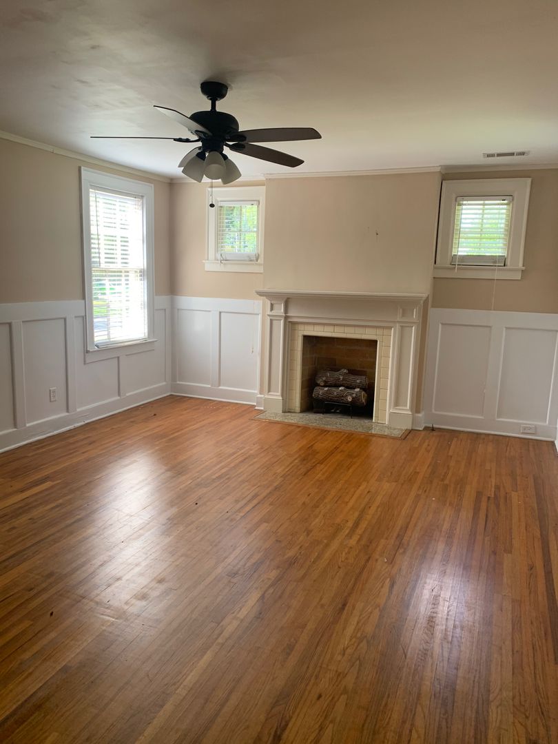 Montgomery House: 3485 Wellington Road
