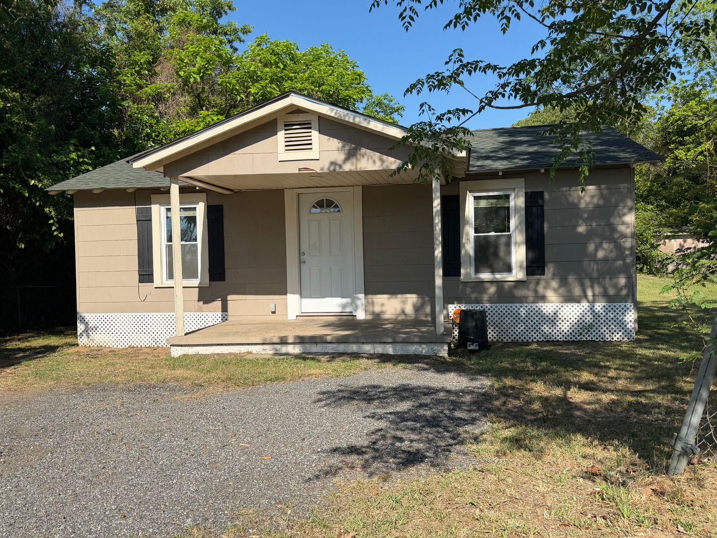 EAST DUBLIN House: 159 CIRCLE DR