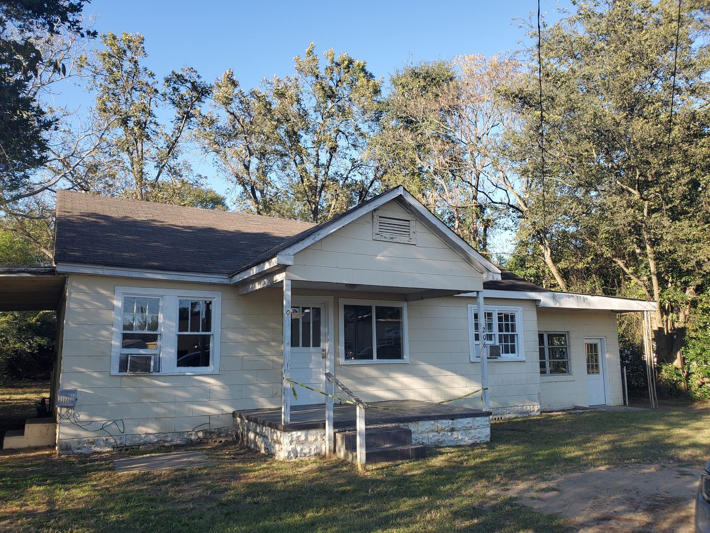 EAST DUBLIN House: 206 SAVANNAH AVE