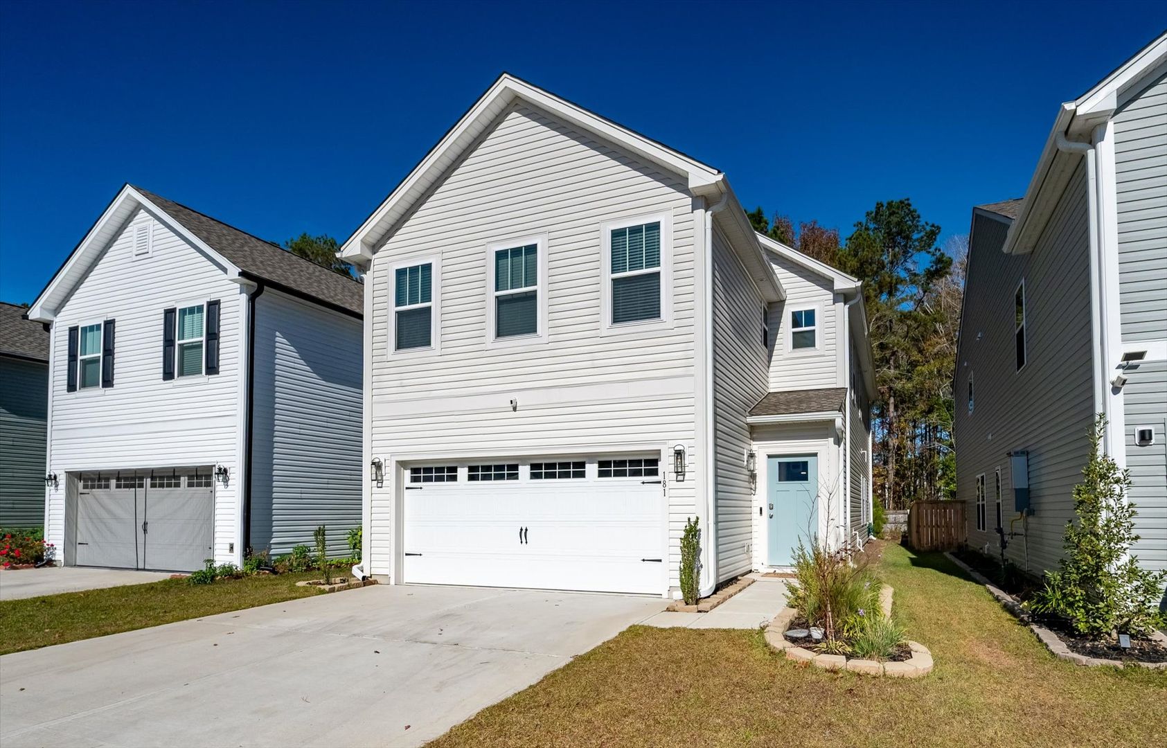 Summerville House: 181 Surfbird Rd